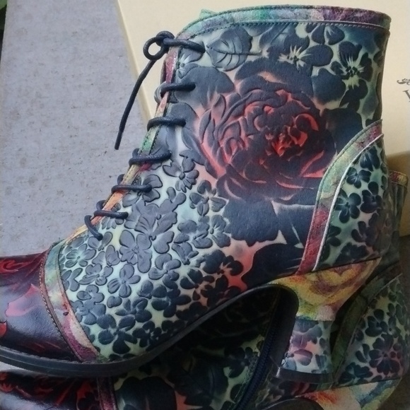 NWT L'Artiste hand painted leather bootie. FAIRYCORE STEAMPUNK ROMANTIC size 9 - Picture 7 of 13